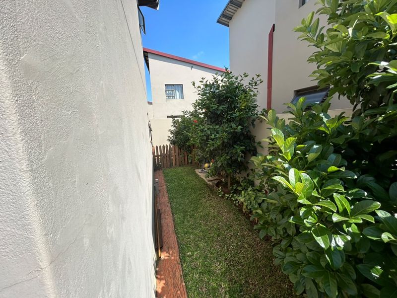 2 Bedroom Dream House in Secure Hartbeespoort Estate – Braai Area, Inverter, Fibre Ready - Photo 6
