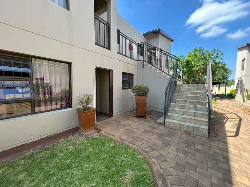 2 Bedroom Dream House in Secure Hartbeespoort Estate – Braai Area, Inverter, Fibre Ready - Photo 2