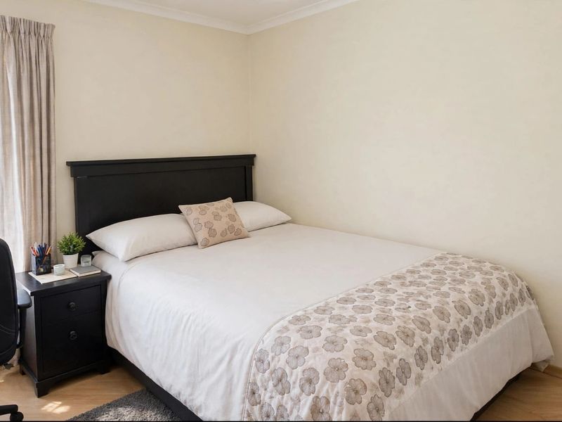 MODERN 3-BED IN SECURE ESTATE - PRIVATE GARDEN + BALCONY | OAKDENE - Photo 6