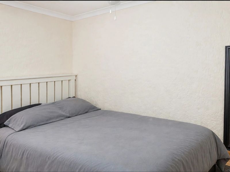 MODERN 3-BED IN SECURE ESTATE - PRIVATE GARDEN + BALCONY | OAKDENE - Photo 5