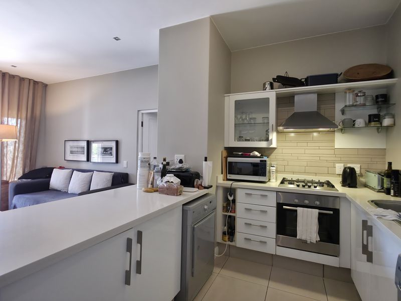 Apartment Pending Sale In Johannesburg - Photo 8