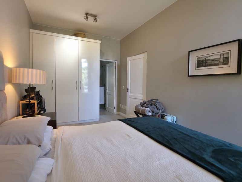 Apartment Pending Sale In Johannesburg - Photo 2