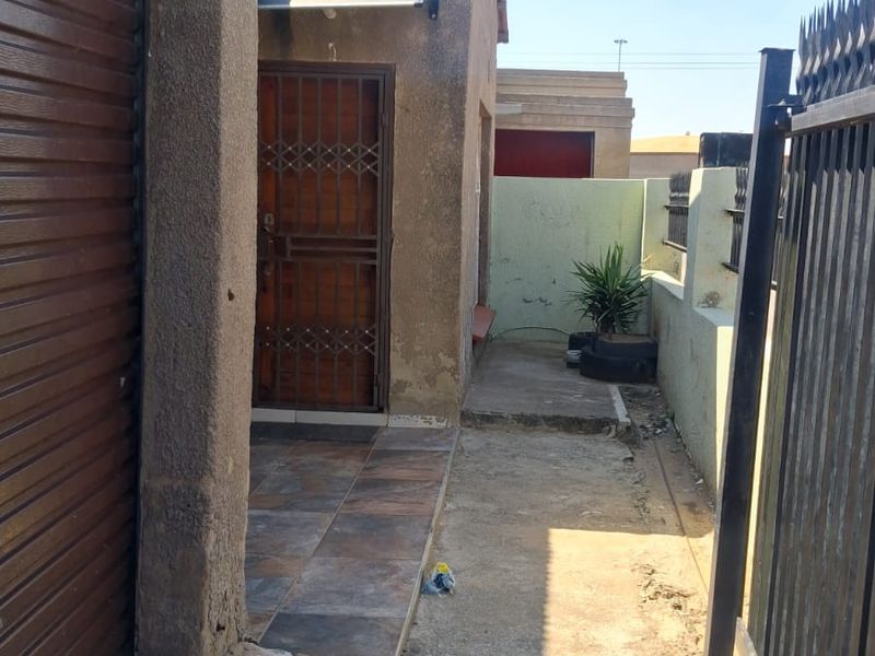 INVESTMENT PROPERTY IN TSAKANE - Photo 8