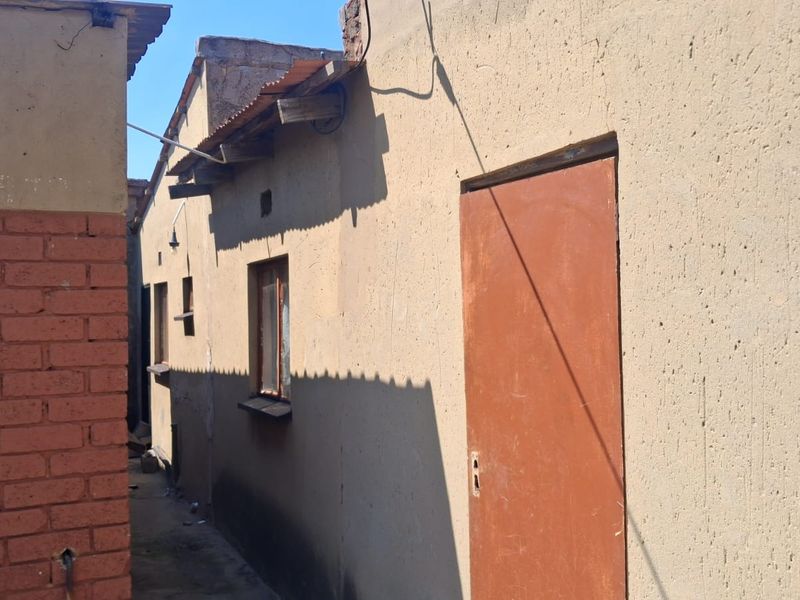 INVESTMENT PROPERTY IN TSAKANE - Photo 7