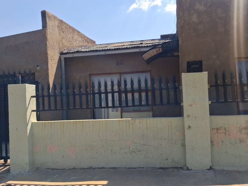 INVESTMENT PROPERTY IN TSAKANE - Photo 3