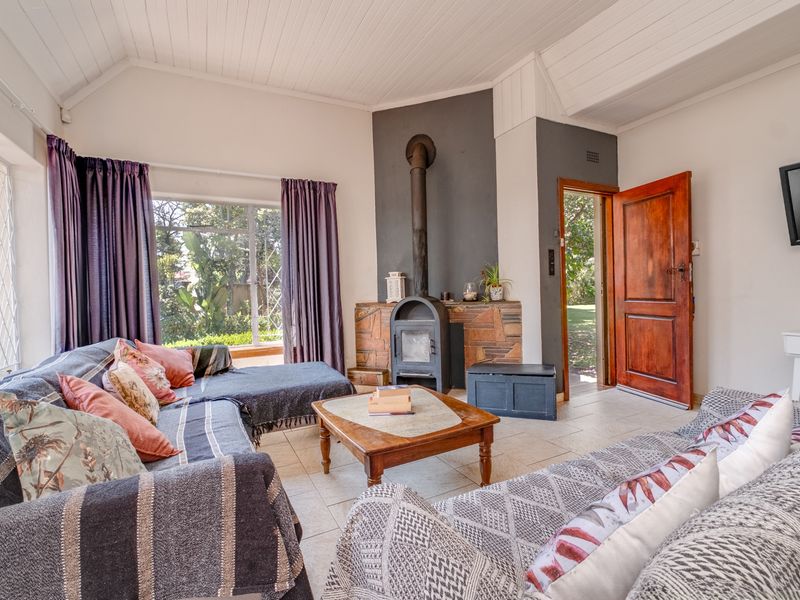 Family Home That Earns — Two Cottages, Solar and Electric Fencing - Photo 2