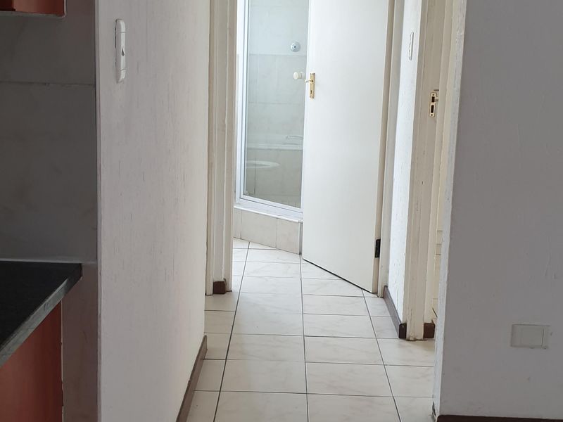 2 Bedroom Flat For Sale in Helderwyk Estate - Photo 9