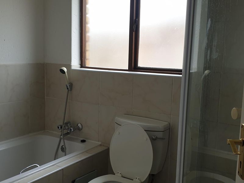 2 Bedroom Flat For Sale in Helderwyk Estate - Photo 8