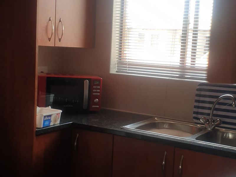 2 Bedroom Flat For Sale in Helderwyk Estate - Photo 4
