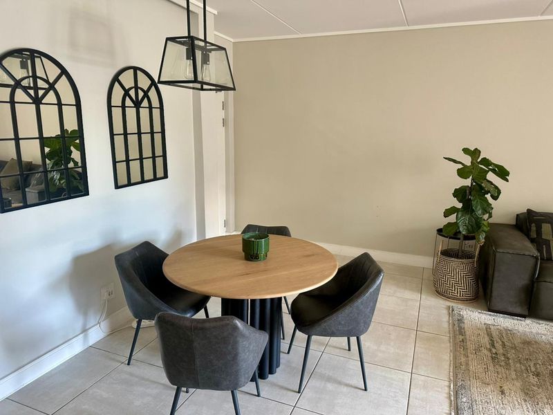 Lovely ground floor unit in sought after Polofields - Photo 6