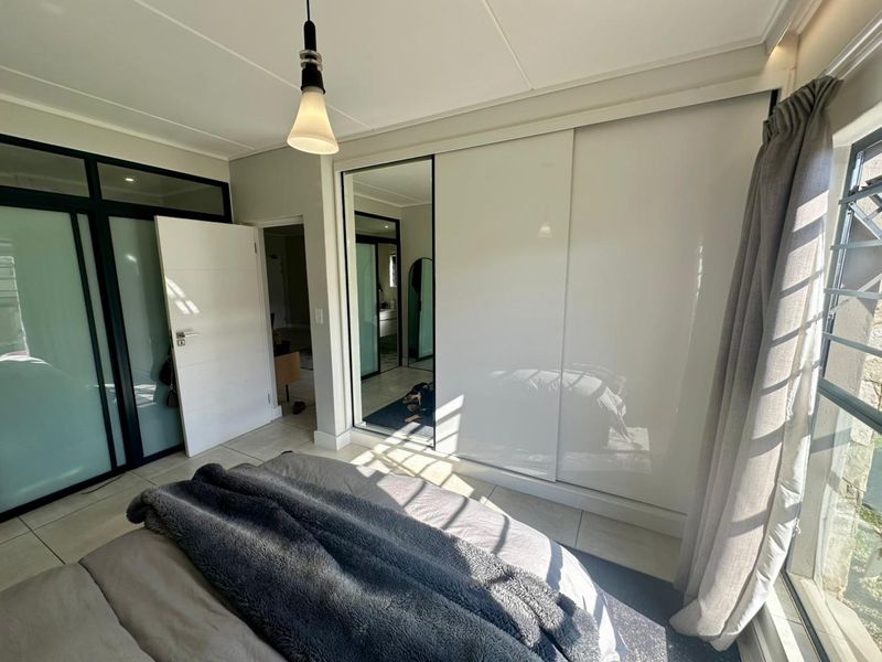 Lovely ground floor unit in sought after Polofields - Photo 2