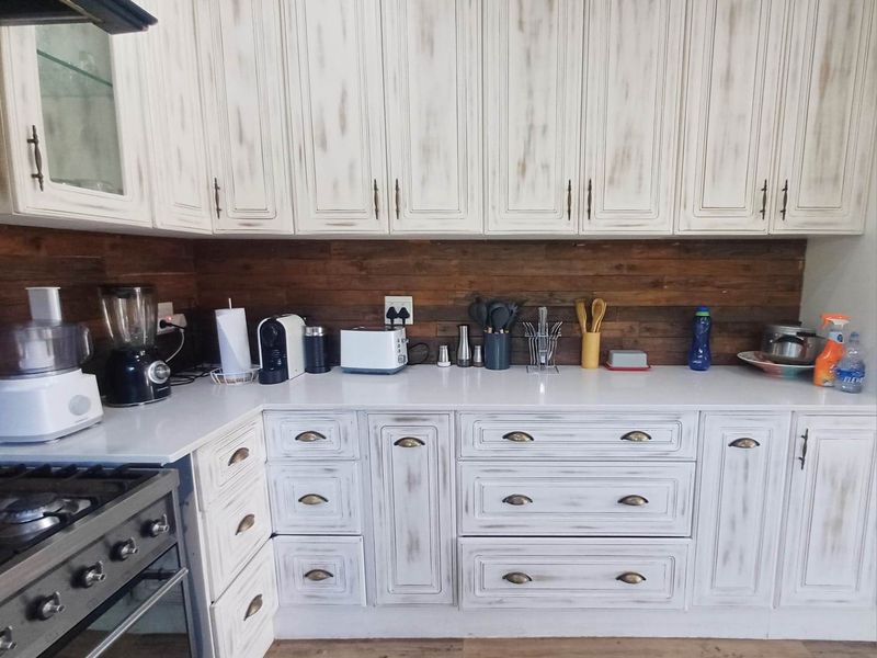 Perfect Family Home in Prime Miramar Location! - Photo 3