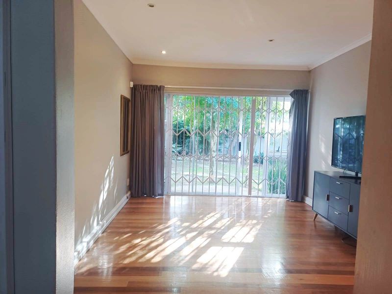 Perfect Family Home in Prime Miramar Location! - Photo 9