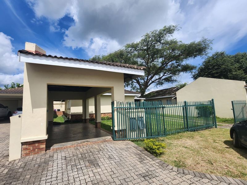 Spacious & Pet-Friendly Family Home in Ilanga Village - Photo 2