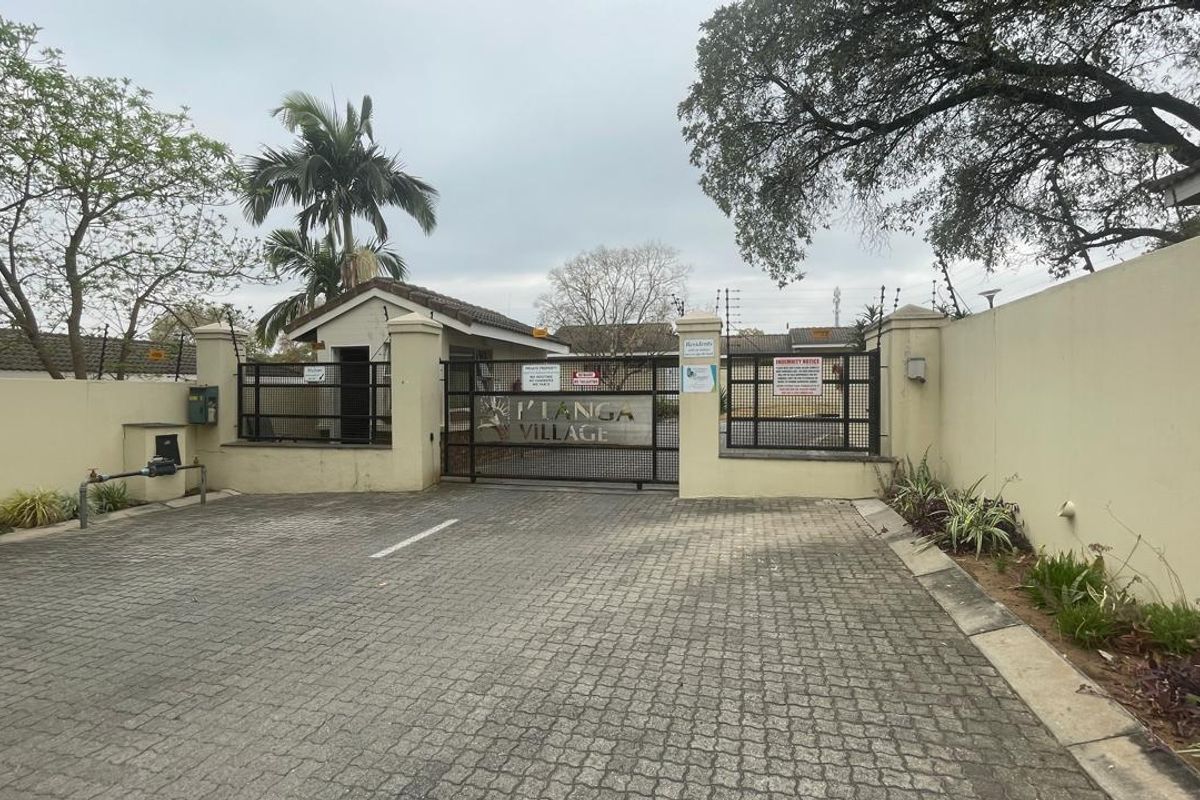 Spacious & Pet-Friendly Family Home in Ilanga Village - Photo 4
