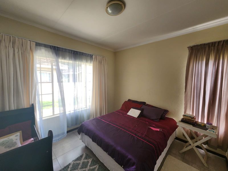 Spacious & Pet-Friendly Family Home in Ilanga Village - Photo 9