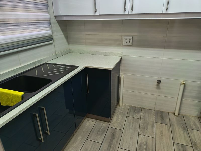 Three bedroom home in Kookrus Midvaal - Photo 7