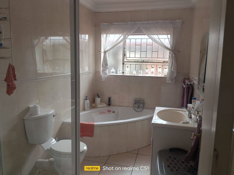 4 Bedroom House for sale in Dalpark Proper - Photo 7