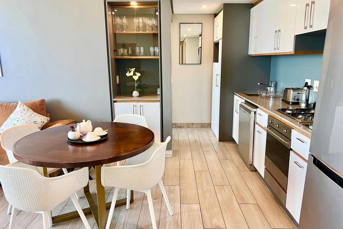 Sky High Luxury at Umhlanga Arch – 2 Bed | 2.5 Bath | Unmatched Beach Views - Photo 5