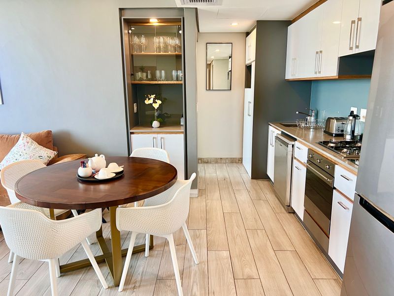 Sky High Luxury at Umhlanga Arch – 2 Bed | 2.5 Bath | Unmatched Beach Views - Photo 5