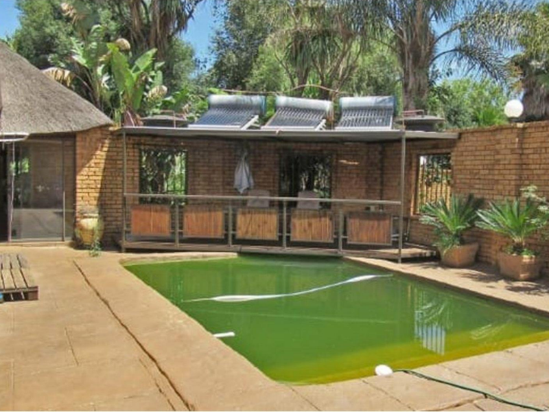 Charming 3-Bed Home in Serene Princess AH - Photo 3