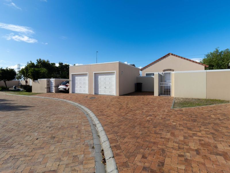 Stylish & Secure Rental Home in Sought-After Northfield Place -Ready For Occupation - Photo 2