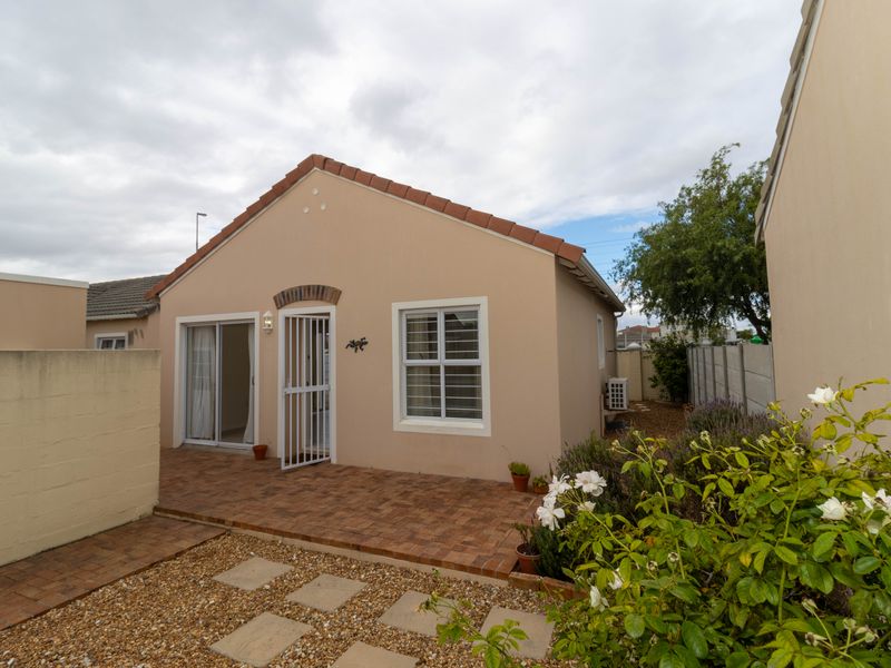 Stylish & Secure Rental Home in Sought-After Northfield Place -Ready For Occupation - Photo 3