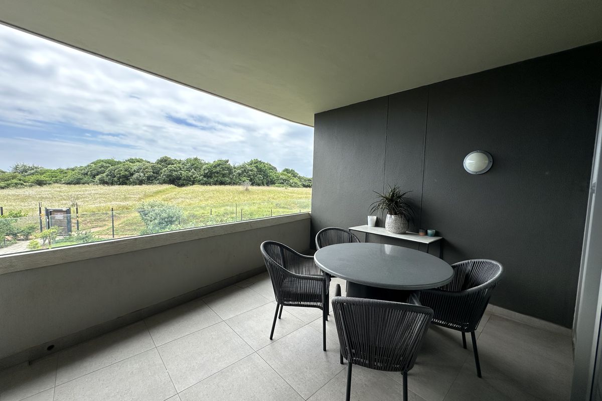 ELEGANT FULLY FURNISHED APARTMENT IN PRESTIGIOUS PEBBLE BEACH - Photo 2