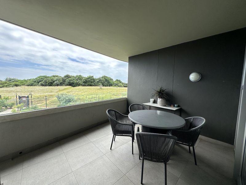 ELEGANT FULLY FURNISHED APARTMENT IN PRESTIGIOUS PEBBLE BEACH - Photo 2