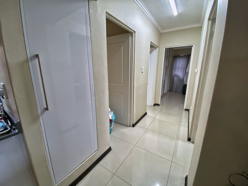 3 Bedroom Apartment For Sale in Westbrook - Photo 7