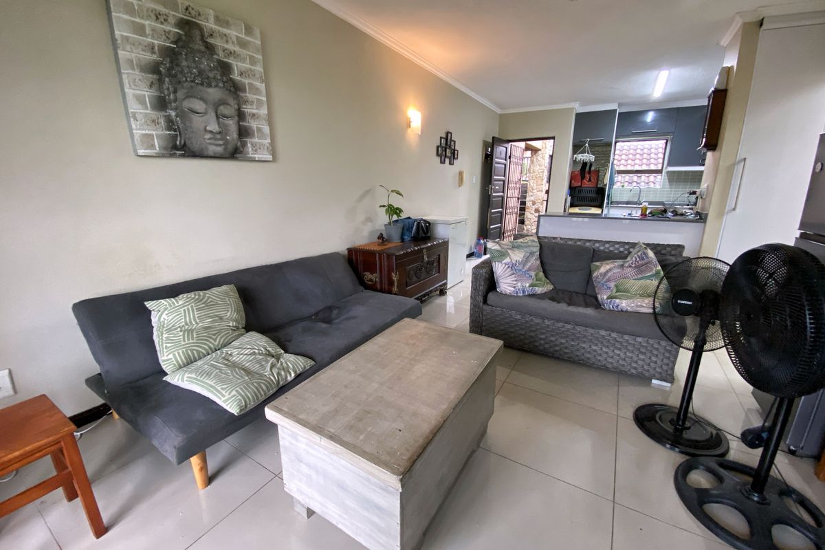 3 Bedroom Apartment For Sale in Westbrook - Photo 2