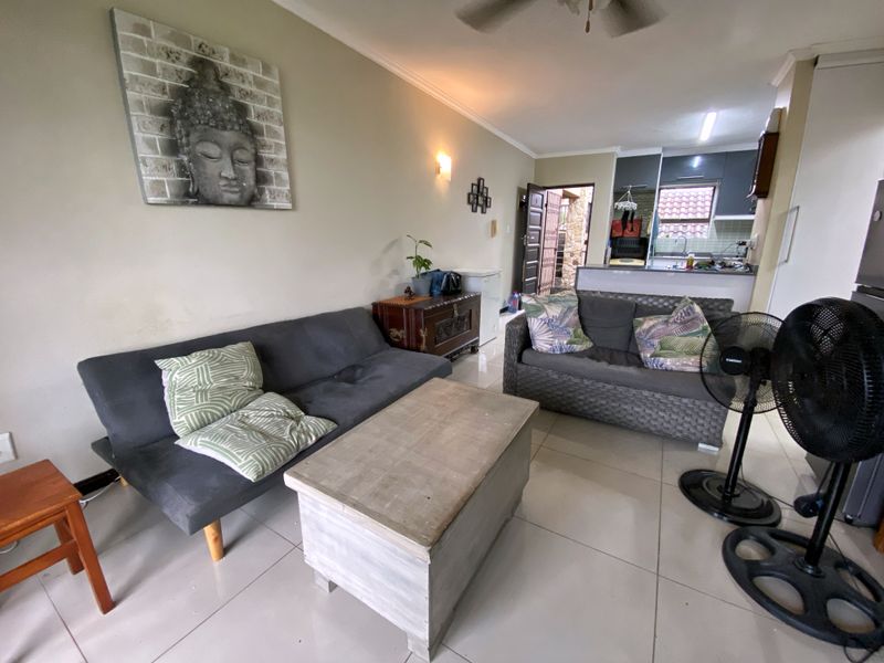 3 Bedroom Apartment For Sale in Westbrook - Photo 2