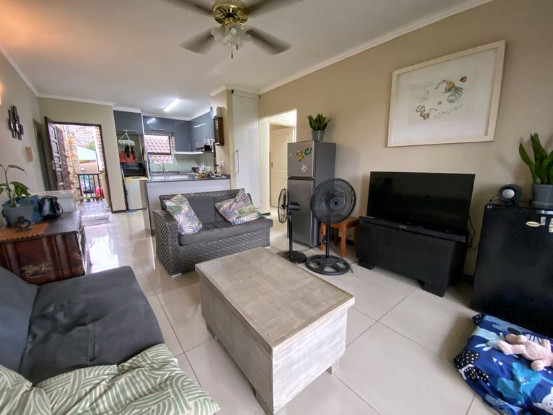 3 Bedroom Apartment For Sale in Westbrook - Photo 3