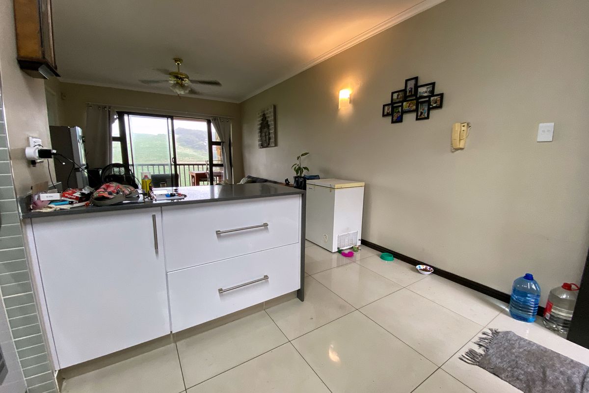 3 Bedroom Apartment For Sale in Westbrook - Photo 4