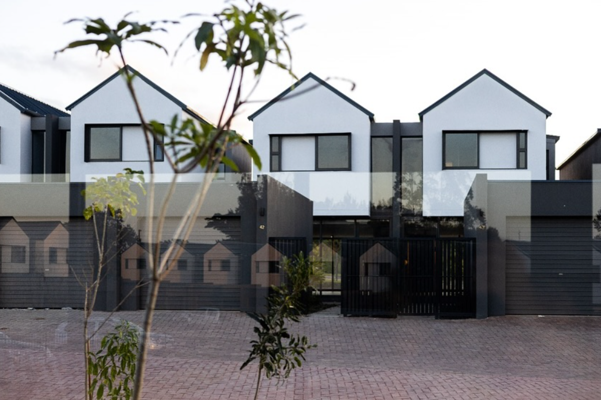 STUNNING 3-BED TOWNHOUSE IN THE WOODS, ELALENI - Photo 4