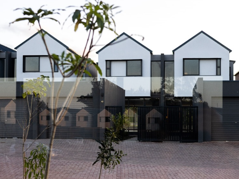 STUNNING 3-BED TOWNHOUSE IN THE WOODS, ELALENI - Photo 4