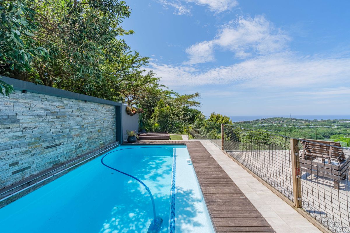 PRIVATE SETTING | ELEVATED SEA VIEWS - Photo 2