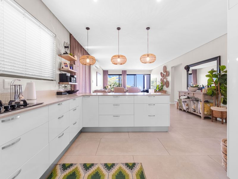 PRIVATE SETTING | ELEVATED SEA VIEWS - Photo 10