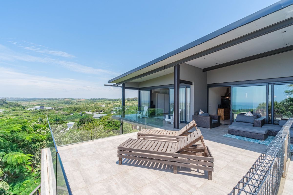 PRIVATE SETTING | ELEVATED SEA VIEWS - Photo 5