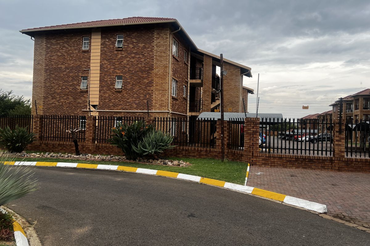 Apartment For Sale In Akasia - Photo 4