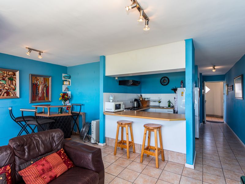 One Bedroom Beach front Airbnb apartment in Blouberg Table view - Photo 7