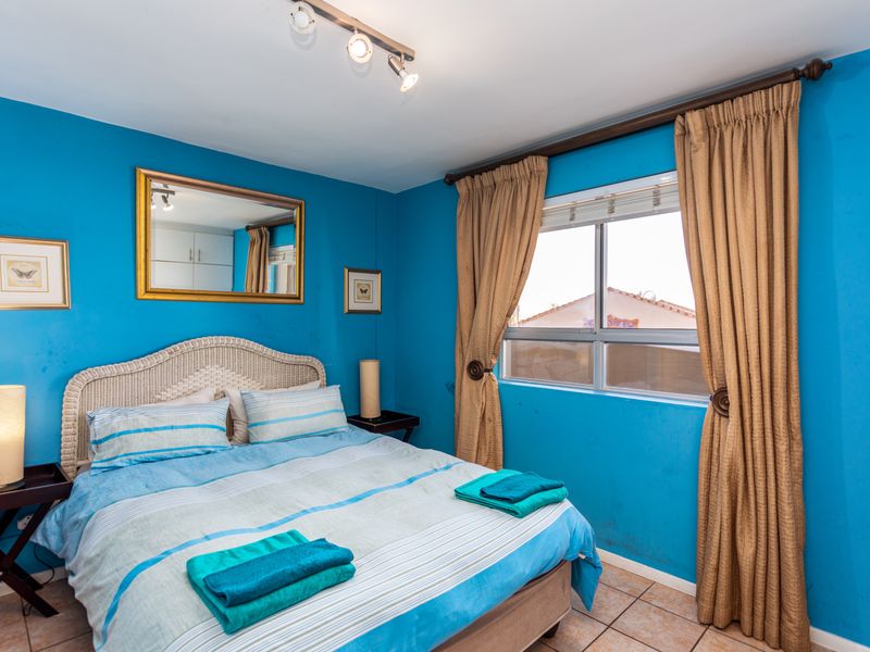 One Bedroom Beach front Airbnb apartment in Blouberg Table view - Photo 10