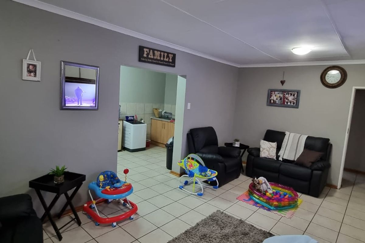 Two homes for the price of one. - Photo 4