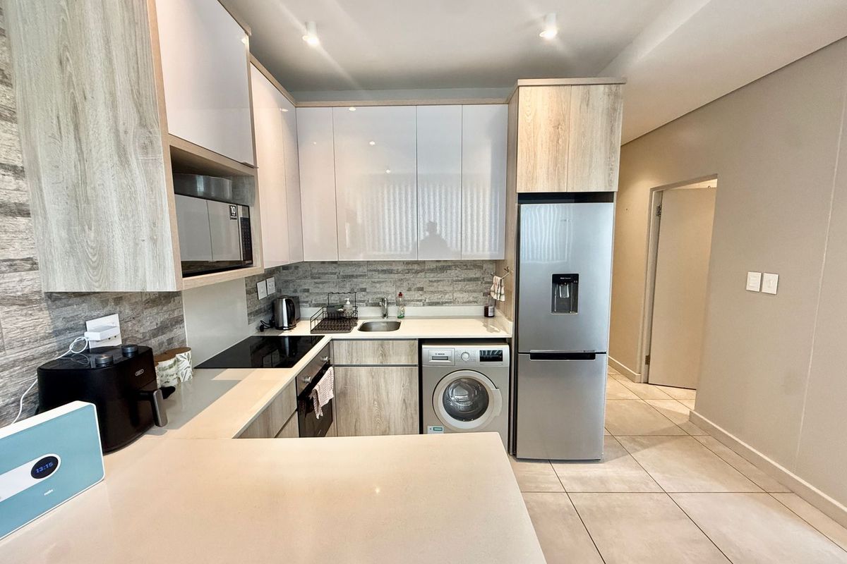 Fully Furnished 2 Bedroom | 1 Bathroom Apartment – Zimbali Lakes Boulevard Suites, Ballito - Photo 3