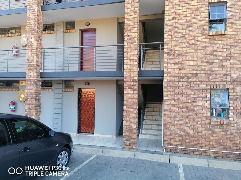 Apartment Rental Monthly In Pretoria - Photo 8