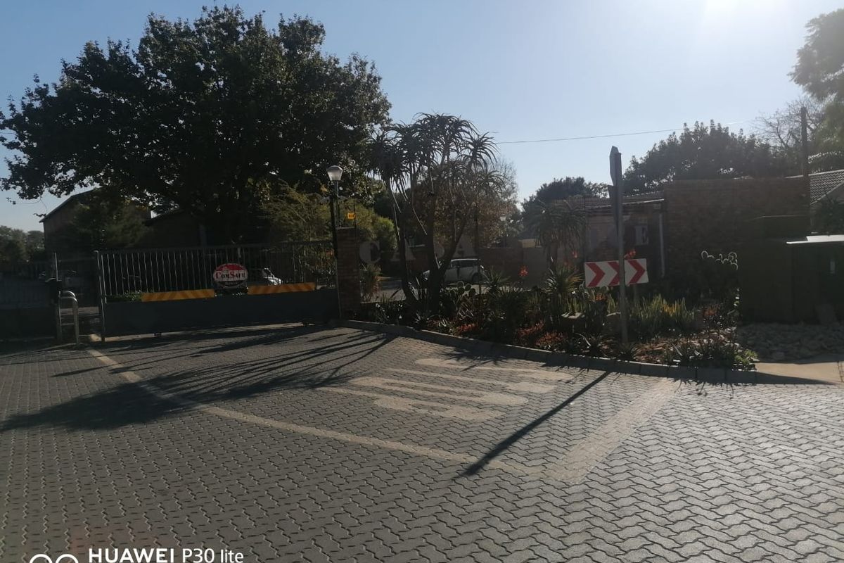 Apartment Rental Monthly In Pretoria - Photo 4