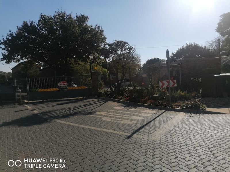 Apartment Rental Monthly In Pretoria - Photo 4