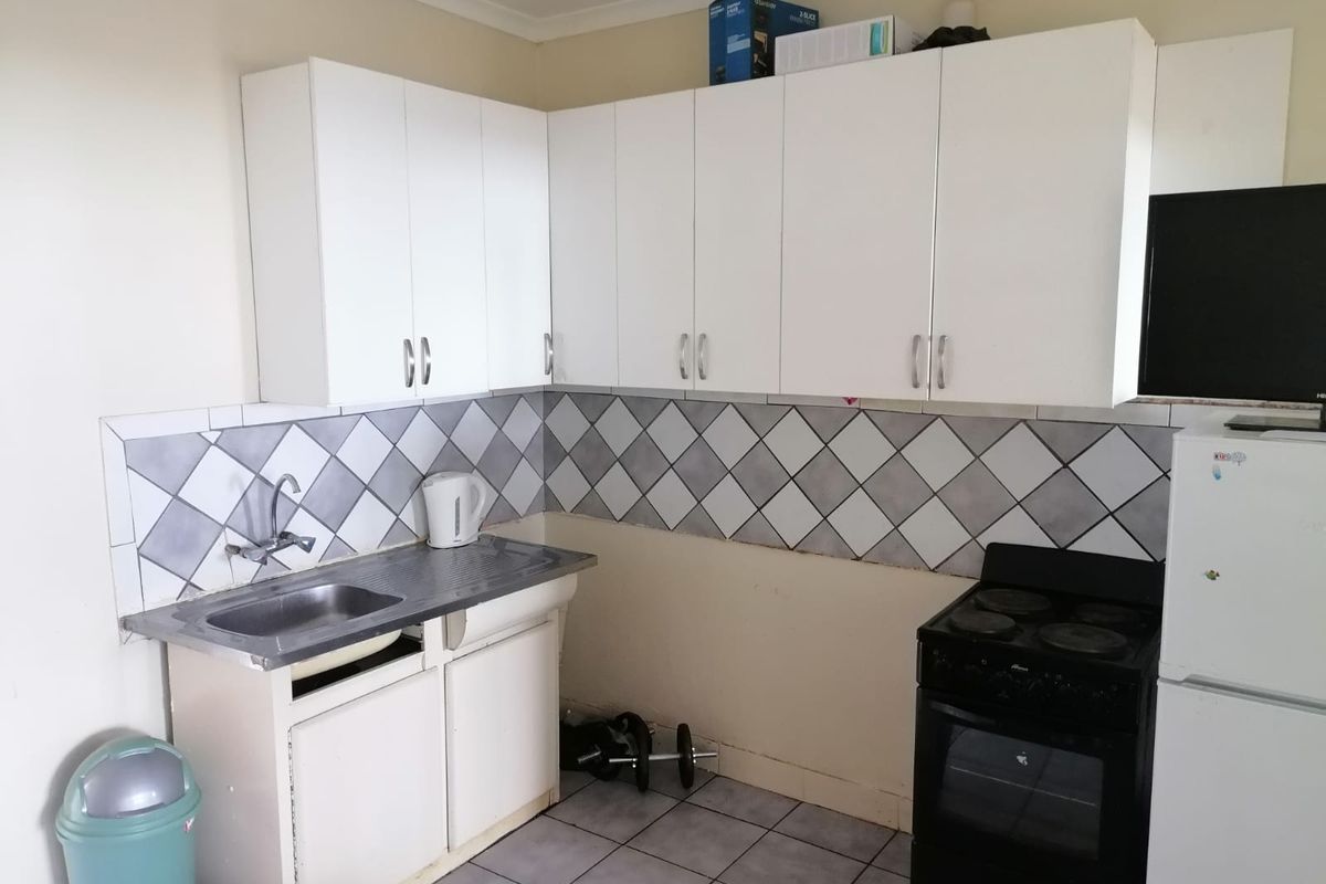 One and a half bedroom apartment to rent - Photo 5