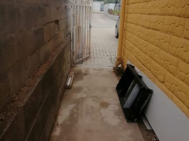 Modern 1-Bedroom Flat To Let - Photo 2