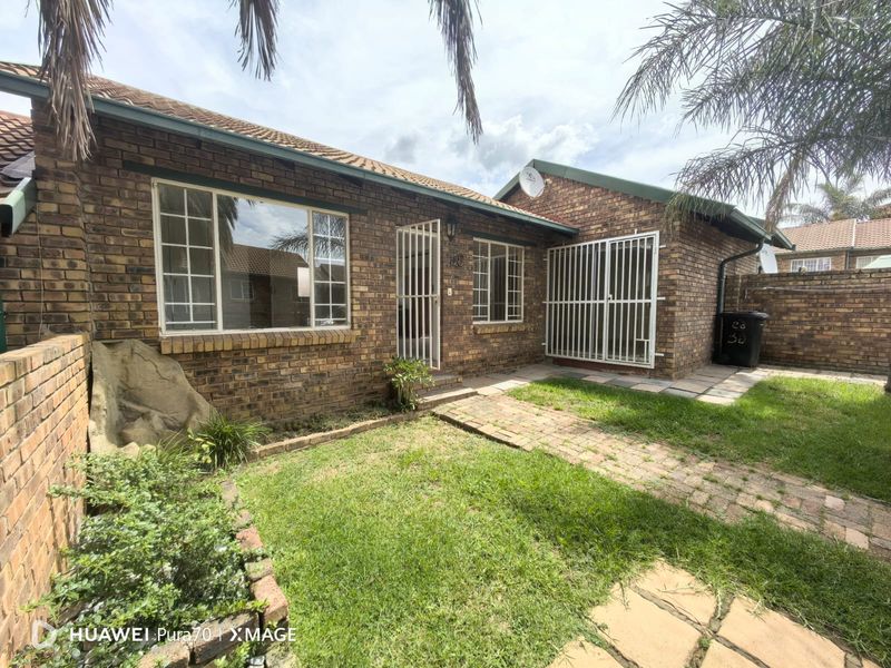 Semi Detached For Sale In Kempton Park - Photo 3